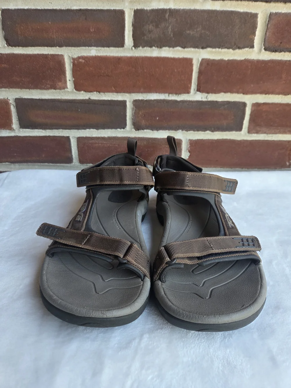Teva Brown Outdoor Hiking Sport Sandals Men's Size 9 Hook Loop Comfort